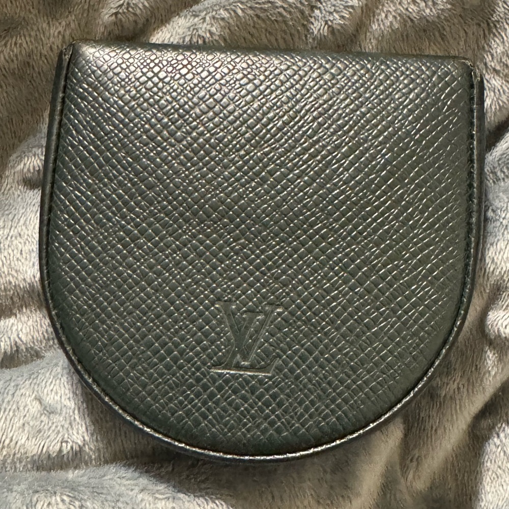 Louis Vuitton  Green Coin Case Taiga Portumone Cuvette Episea Purse Unisex